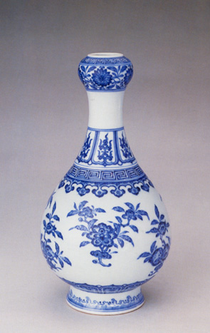 中国　大清乾隆年製　青花花卉文蒜頭瓶　M　7890E 中国 大清乾隆年製 青花花卉文蒜頭瓶 M 7890E - メルカリ